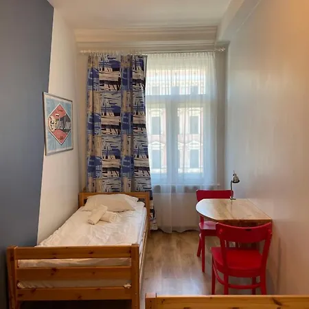 Orange Cat Hostel *